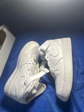 Kids High-Top Athletic Sneakers in White - Velcro Strap